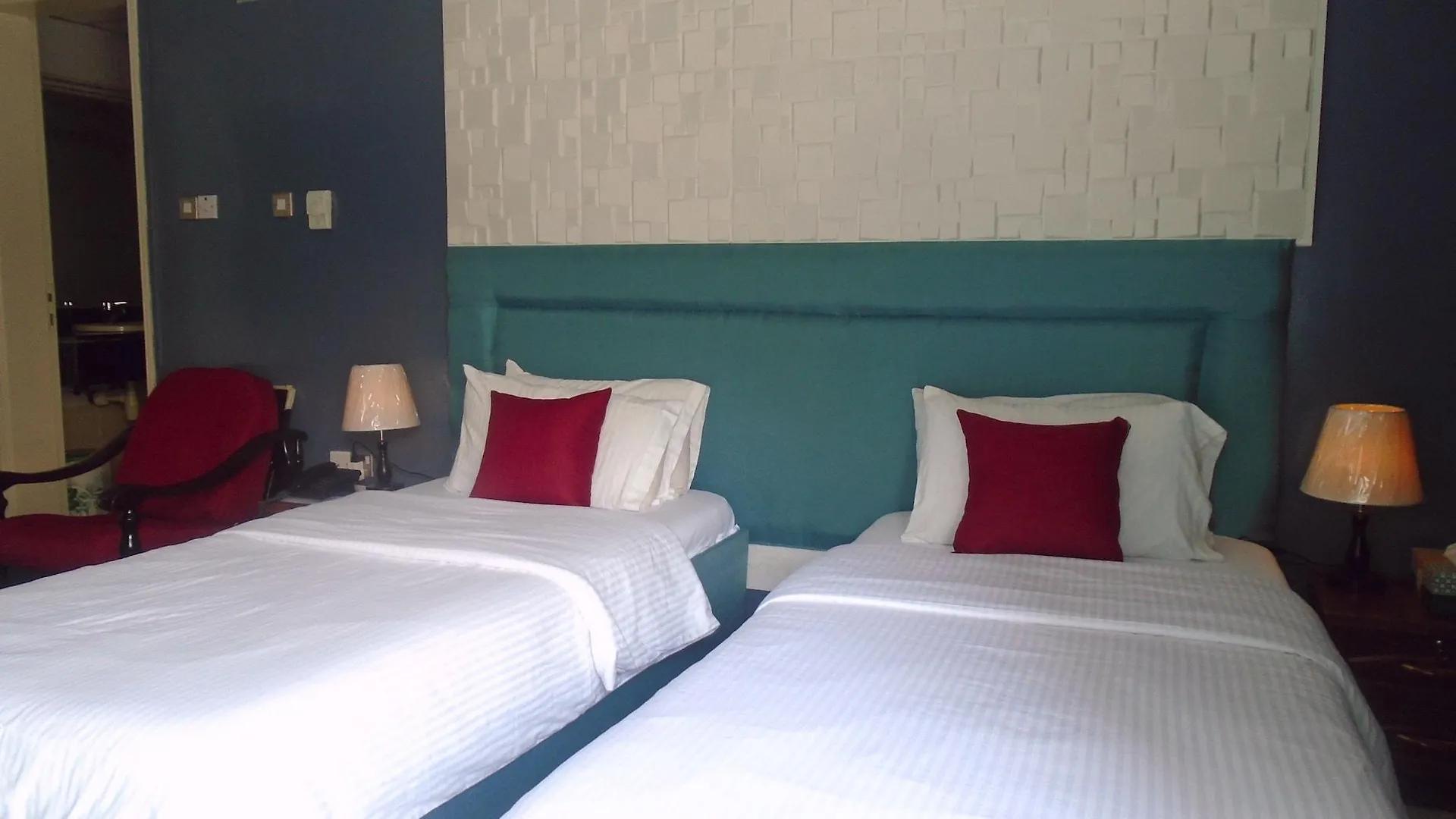 Контакты Sky Hotel Apartments