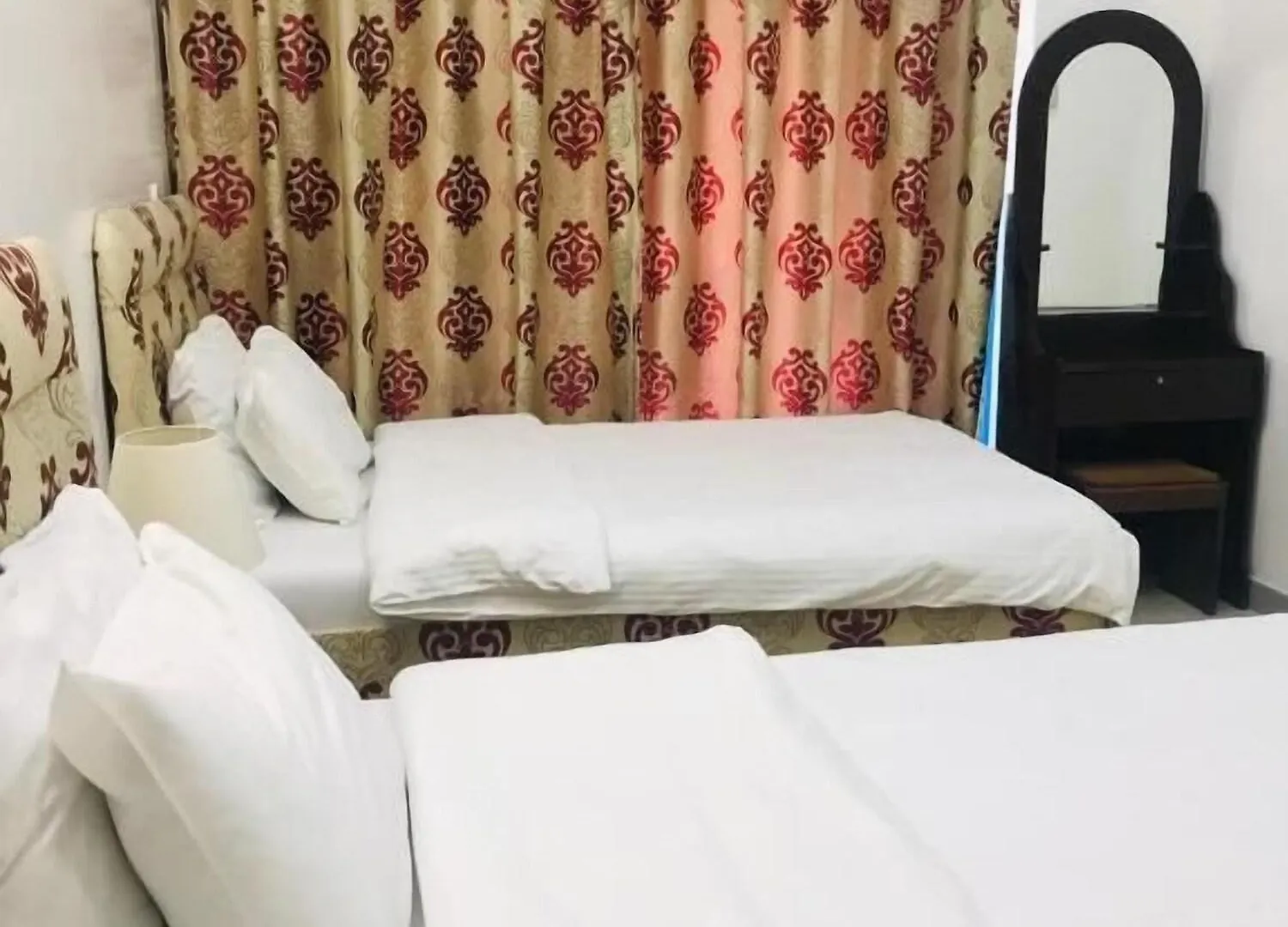 Sky Hotel Apartments Дубай